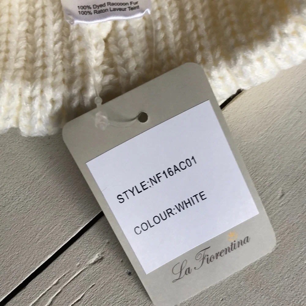 La fiorentina White fur Pom Pom beanie hat NWT - Picture 6 of 6